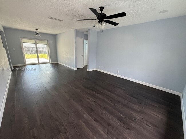 Building Photo - 5408 N Andrews Ave