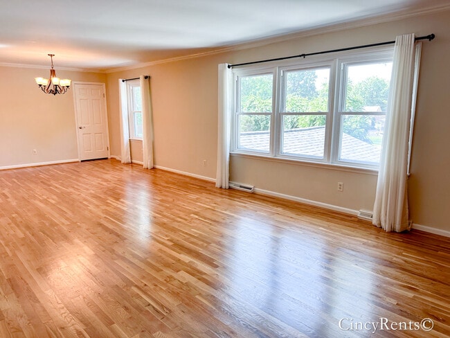 Building Photo - 6463 Oldbarn Ct