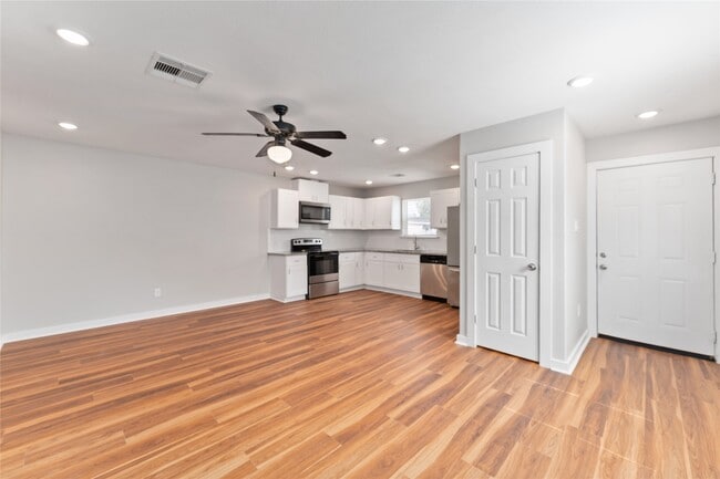 Foto del edificio - 8617 Clarington St