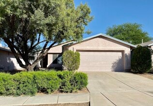 Building Photo - 4629 Gatwick Dr