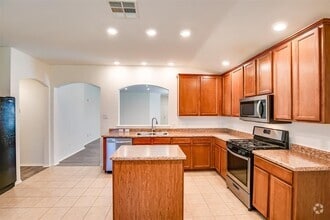 Building Photo - 1009 Ranchero Rd