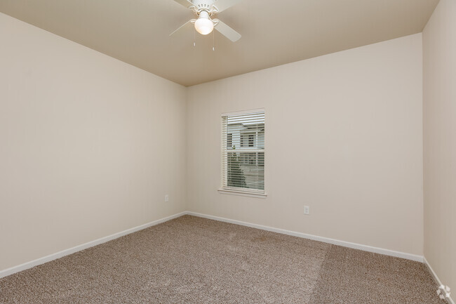 1HAB, 1BA - 768 ft² - The Grove