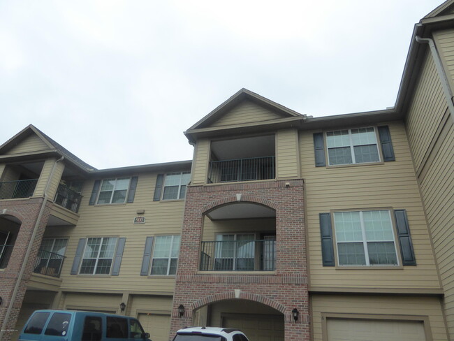 Foto del edificio - 7800 Point Meadows Dr