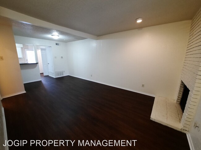 Foto del edificio - 2 br, 1.5 bath House - 2806 Wimbledon Ct. #C