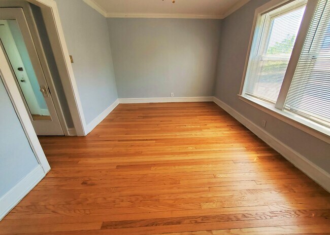 Foto del edificio - 5643 N Magnolia Ave