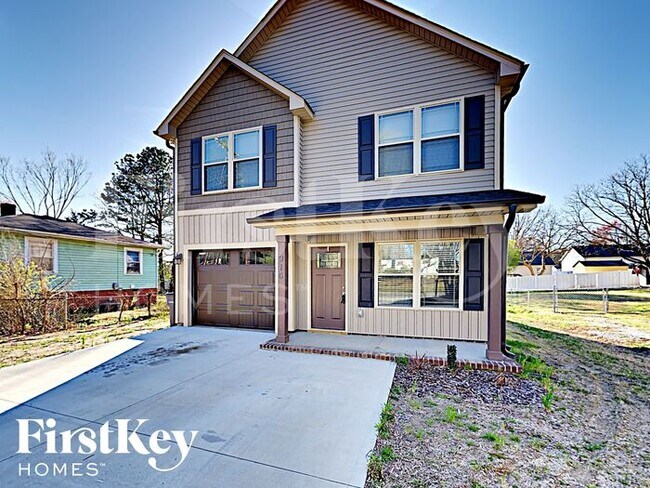 Building Photo - 916 Longview Ave