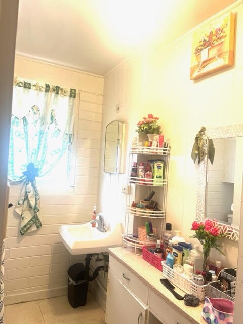 Building Photo - 94-965-965 Awanei St