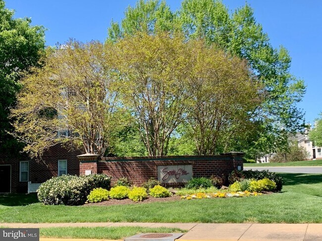 Foto del edificio - 20311 Beechwood Terrace