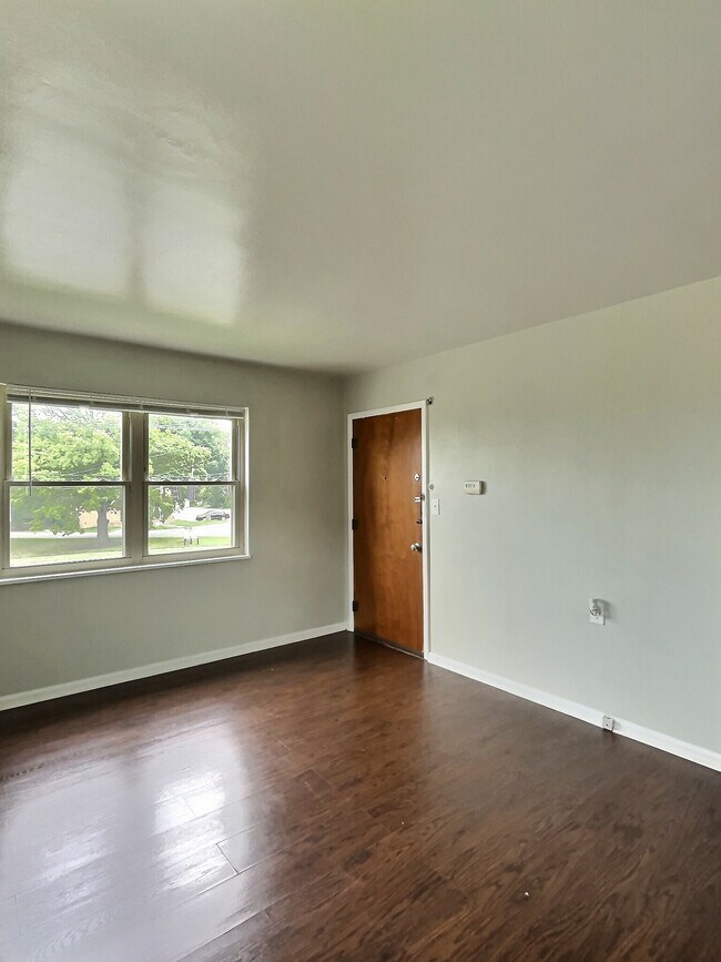 Foto del edificio - 4851 Madison Rd