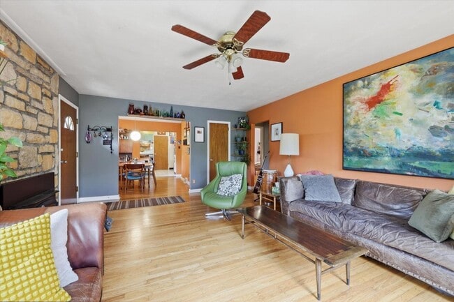 Building Photo - 201 Bowdoin Ave