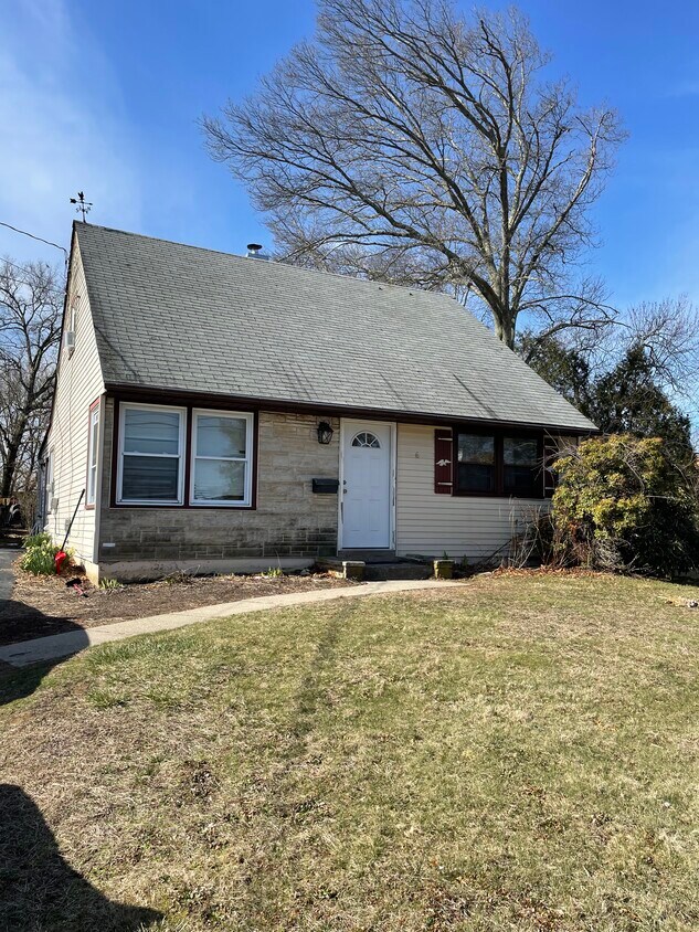 6 Lynwood Dr, Willimantic, CT 06226 House Rental in Willimantic, CT