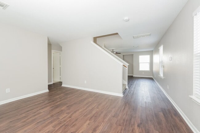 Building Photo - 3330 Legends Mill Dr