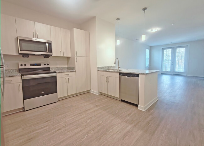 Building Photo - Springhouse Square