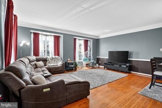 Building Photo - 558 Edmonton Terrace NE