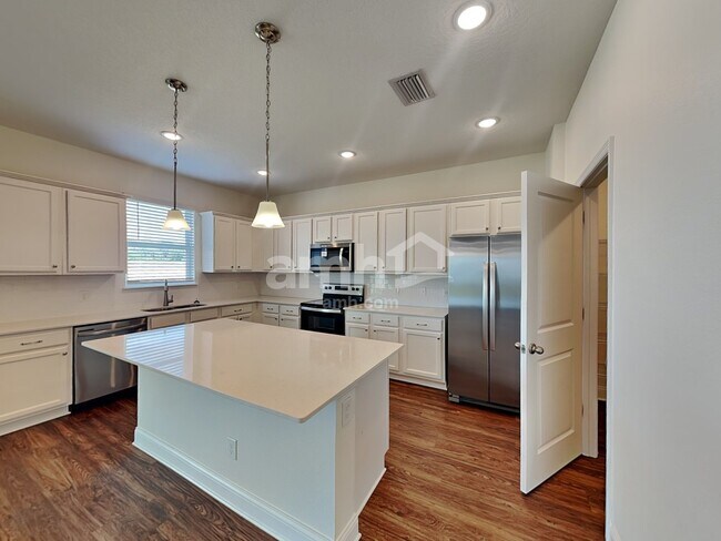 Building Photo - 1020 Summer Stone Loop