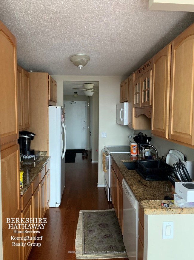 Foto del edificio - 899 S Plymouth