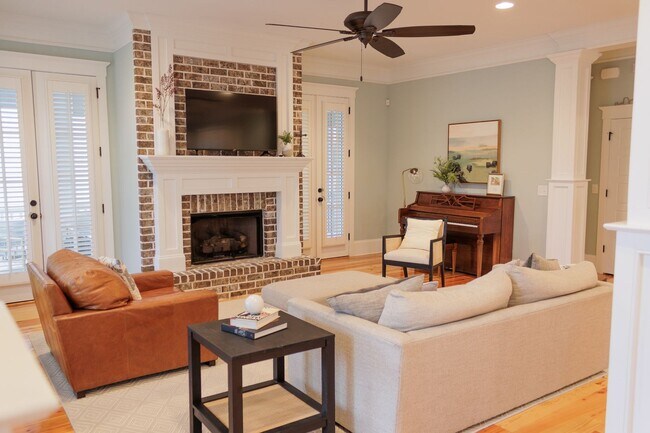 Foto del edificio - 4 Bedroom, 4.5 Bathroom Home!