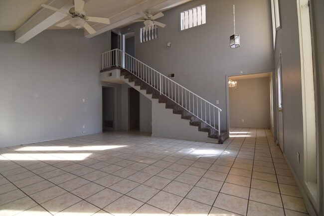 Building Photo - $1,500.00 Move-in-Special