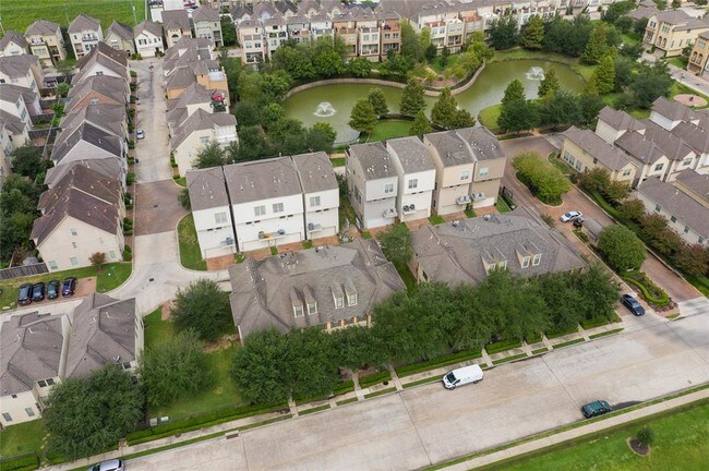 Foto del edificio - 9134 Lakes at 610 Dr