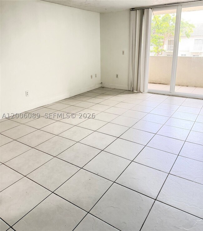 Building Photo - 10090 NW 80th Ct