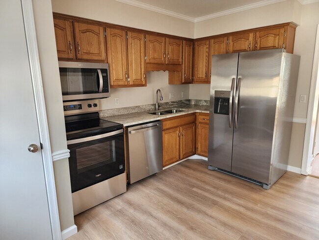 Foto del edificio - 860 Beaglin Park Dr