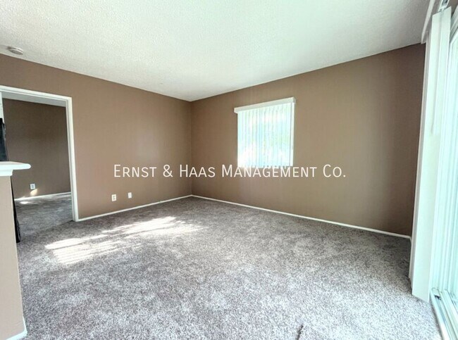 Foto del edificio - 2909 E 6th St