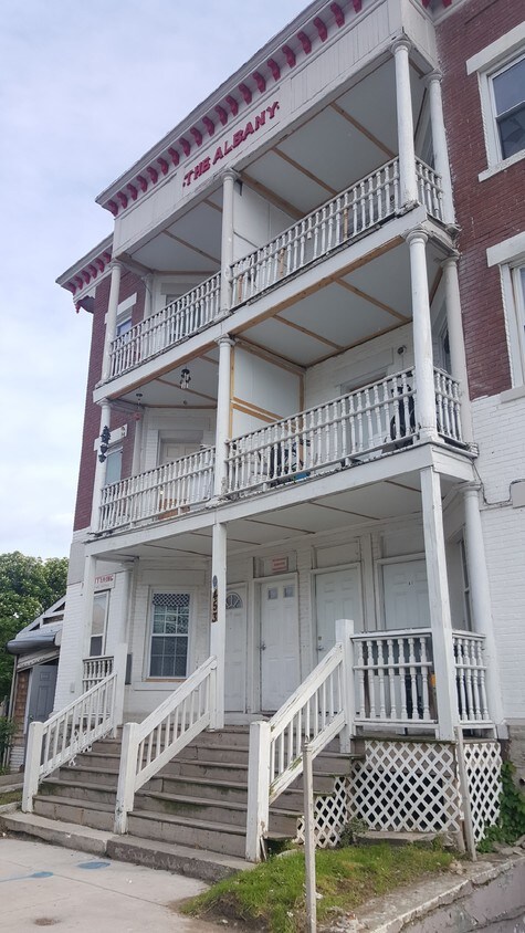 Primary Photo - 445-453 Albany Ave