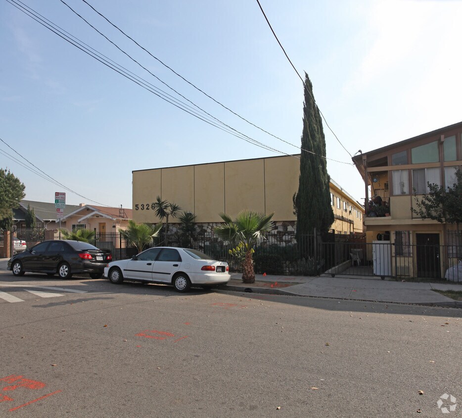 Foto del edificio - 5326 La Mirada Ave