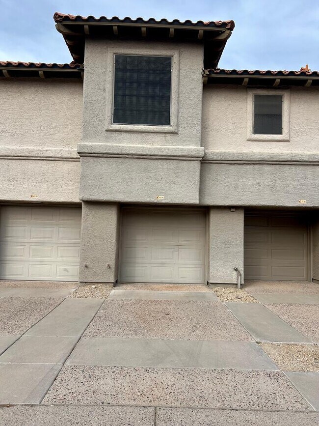 Foto del edificio - 10015 E Mountain View Rd