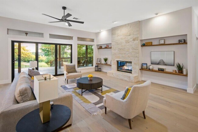 Building Photo - 8801 Fairway Hill Dr