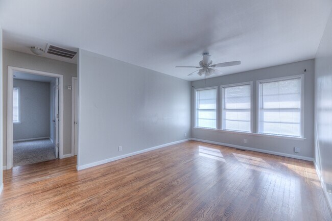 Building Photo - 3230 S 82nd E Ave
