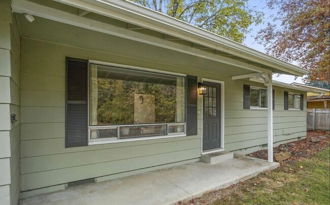 Foto del edificio - 2594 Hummingbird St NE
