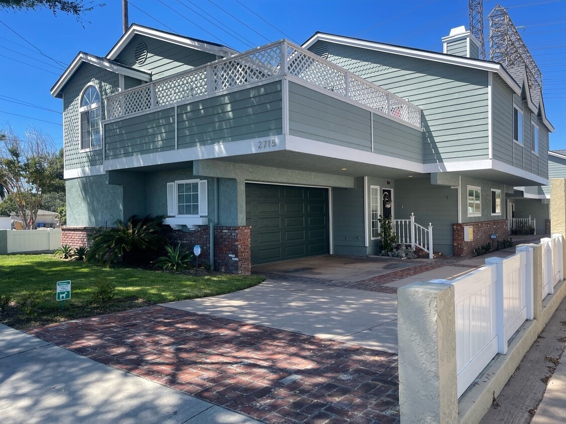 2715 Grant Ave Unit 2, Redondo Beach, CA 90278 Condo for Rent in