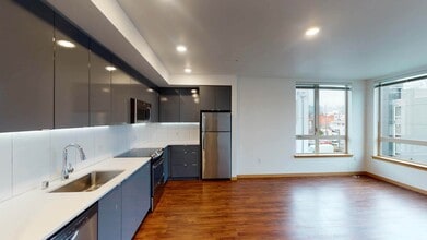 Interior Photo - CityLine