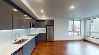 Interior Photo - CityLine