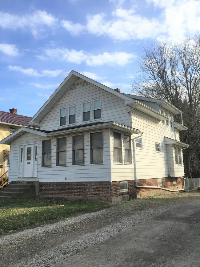 Building Photo - 297 E State St