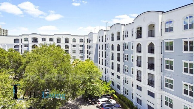 Building Photo - 202 E South St