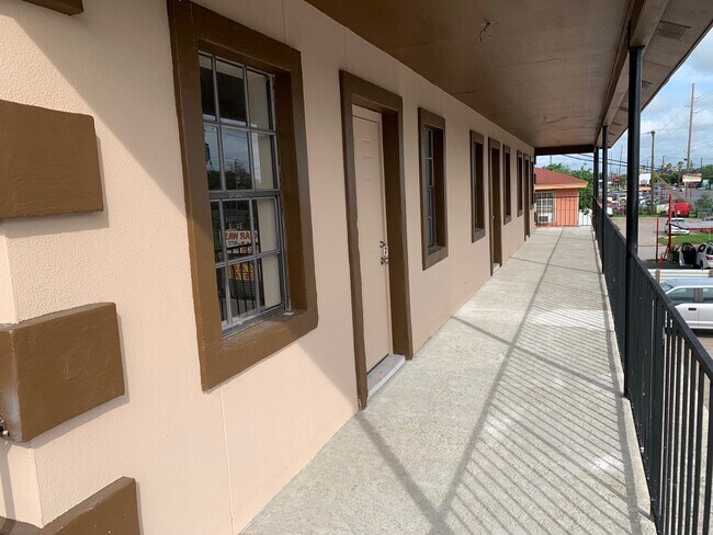 Foto del edificio - 4245 Southmost Rd