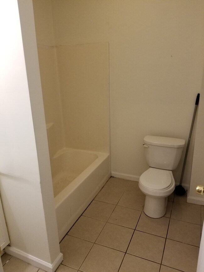 Building Photo - 99 Kensington St