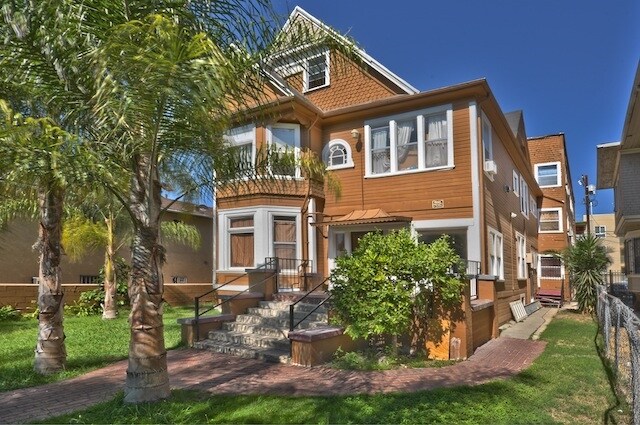 Primary Photo - 819 Beacon Ave