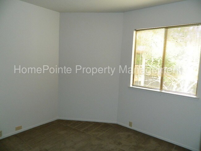 Building Photo - 6220 Gloria Dr