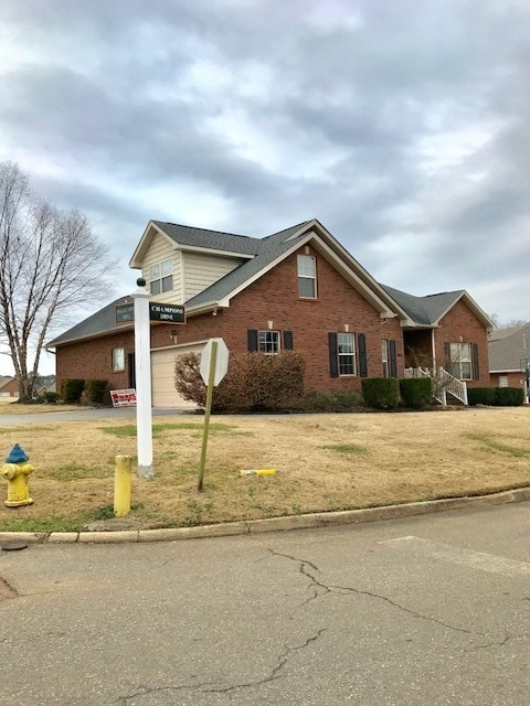 Building Photo - Maryville City 37801 - 4 bedroom 3 bath - call Dick Cutler 865-254-1940