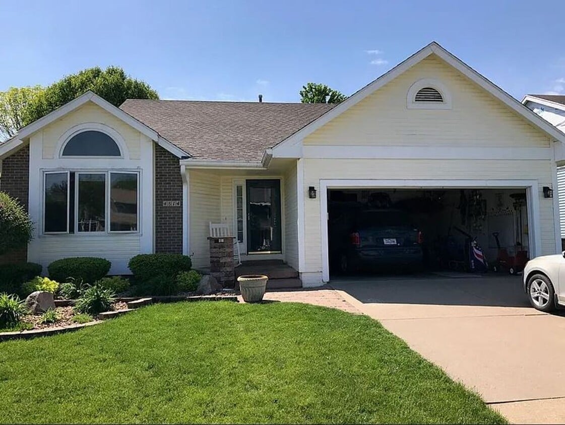 Foto principal - Beautiful 4 Bedroom Home