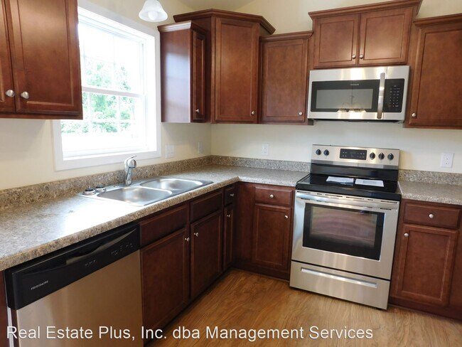 Building Photo - 3 br, 2 bath House - 236 Saratoga Lane