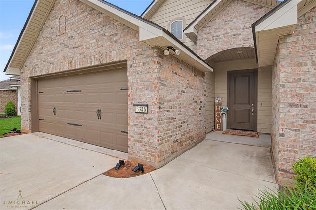 Building Photo - 3346 Grand Lake Dr