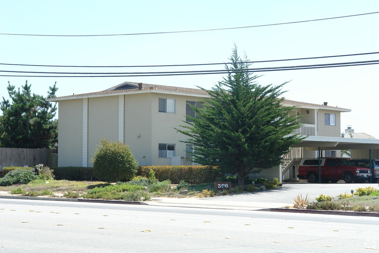 Building Photo - 396 Reservation Rd