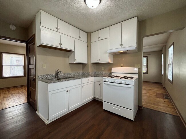Foto del edificio - Single Family Home located south of Como Park! Apply TODAY!