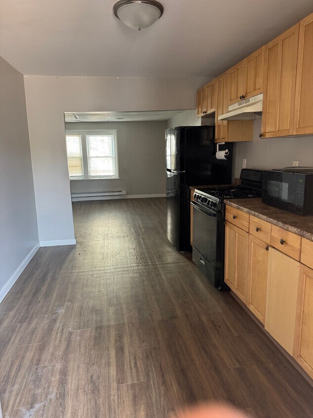 Building Photo - 134 Pearl St