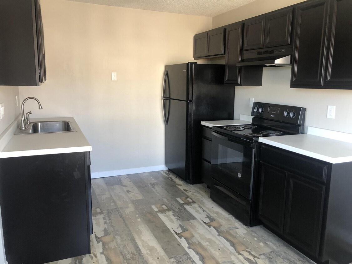 948 Gordon Smith Blvd Unit 10, Hamilton, OH 45013 Room for Rent in