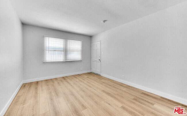 Foto del edificio - 2820 Liberty Blvd